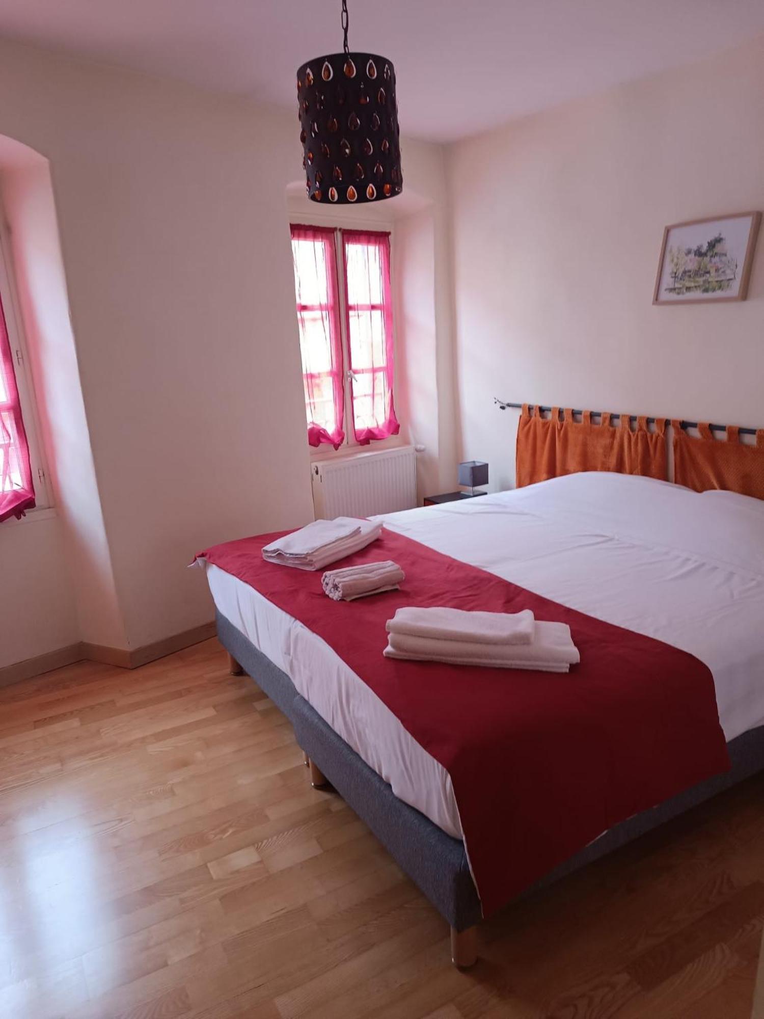 Relais Du Noble Voyageur Hotell Brioude Exteriör bild