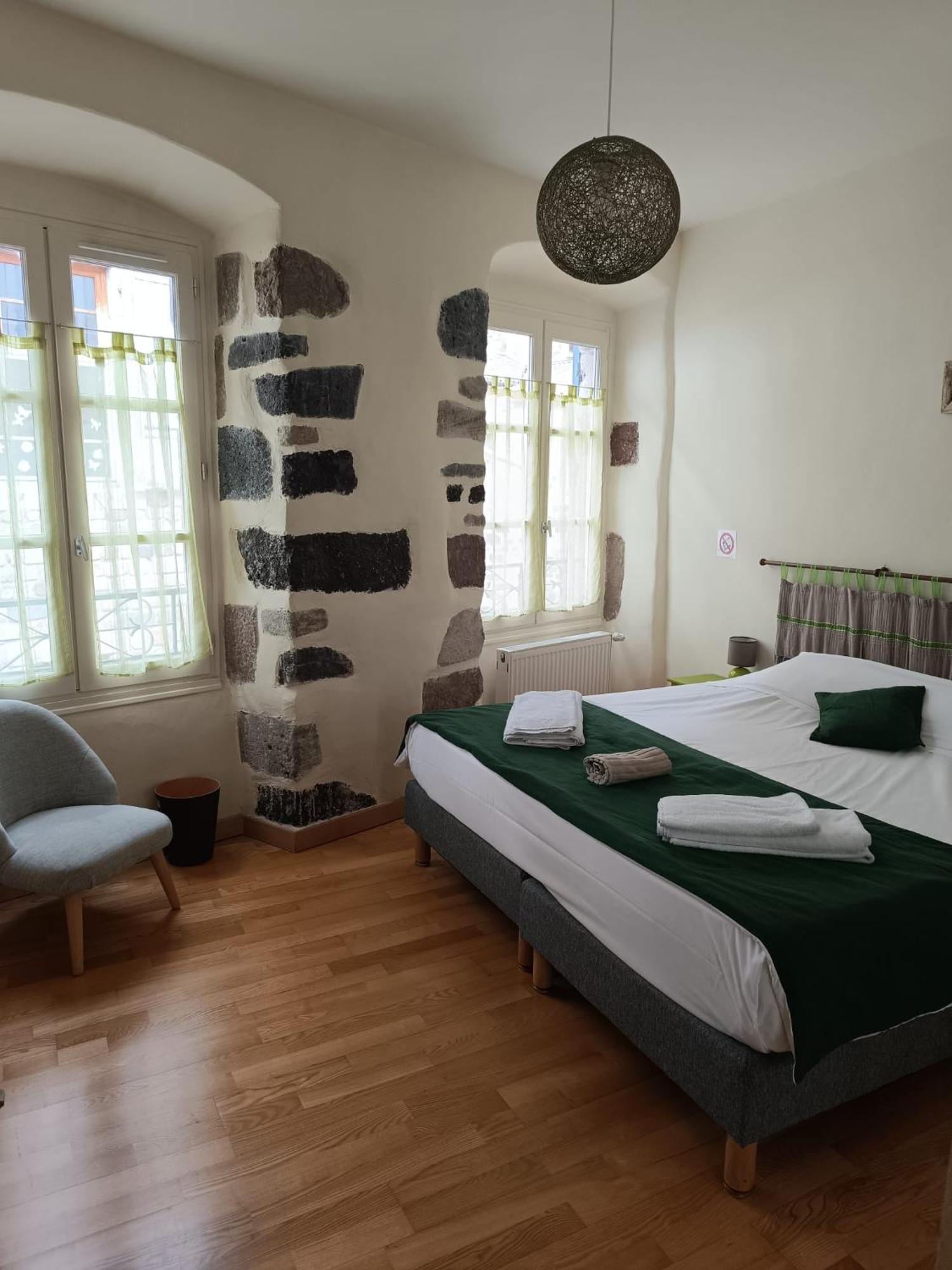 Relais Du Noble Voyageur Hotell Brioude Exteriör bild